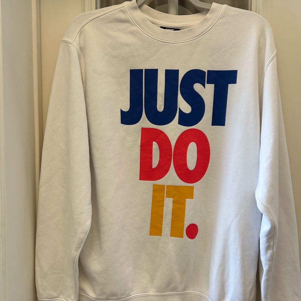 Nike White Crewneck Sweatshirt w/ Multicolor 'Just Do It' Men’s Sizd Medium EUC